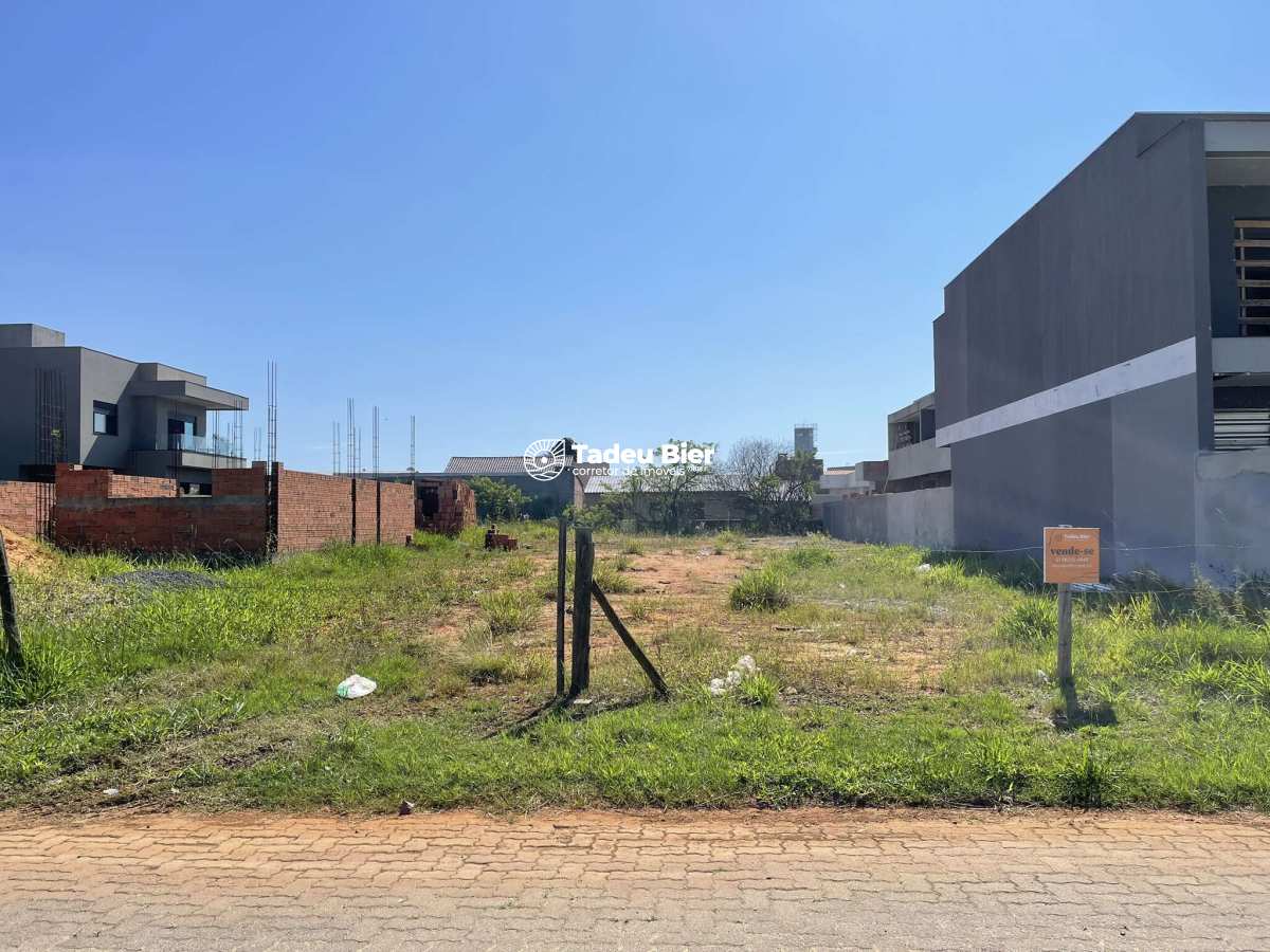 Terreno à venda em Torres, 435,20m²