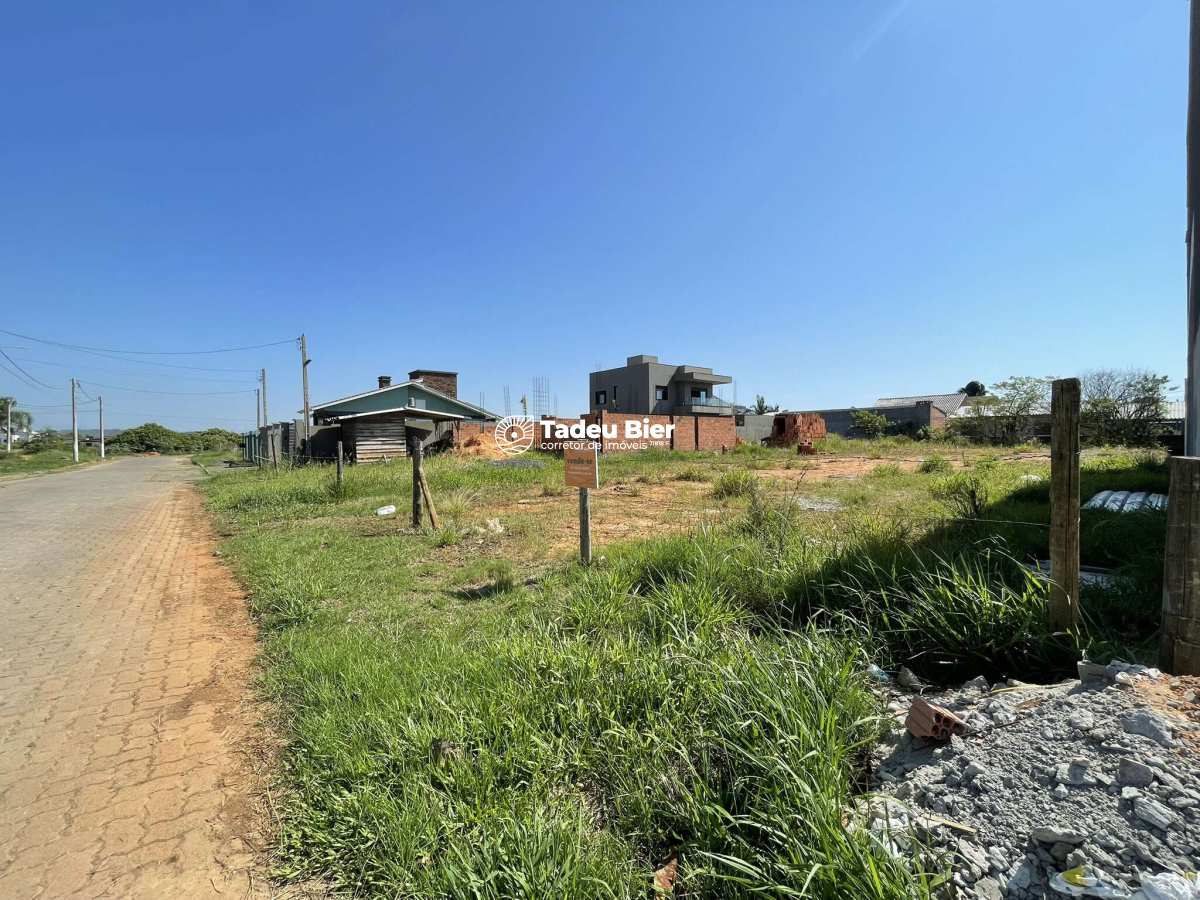 Terreno à venda em Torres, 435,20m²